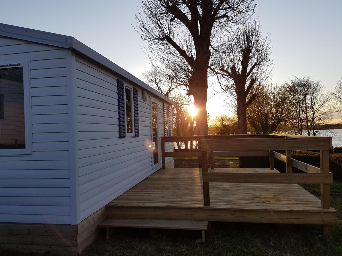 Mobil-home, hotelier, tente safari wood lodge Bois Morin Buitenkant foto