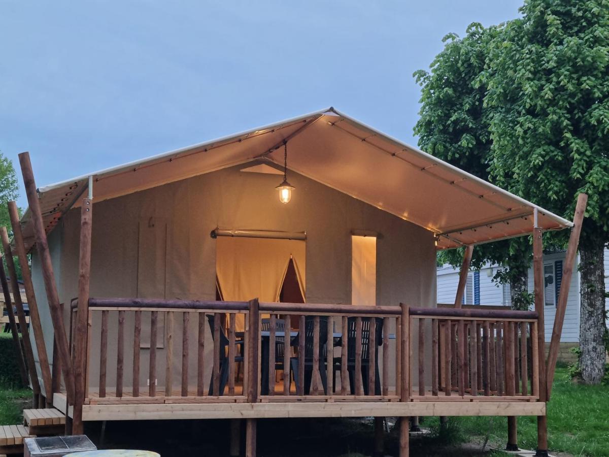 Mobil-home, hotelier, tente safari wood lodge Bois Morin Buitenkant foto