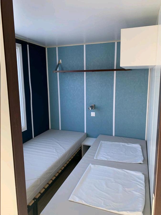 Mobil-home, hotelier, tente safari wood lodge Bois Morin Buitenkant foto