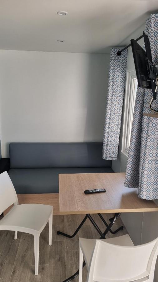 Mobil-home, hotelier, tente safari wood lodge Bois Morin Buitenkant foto