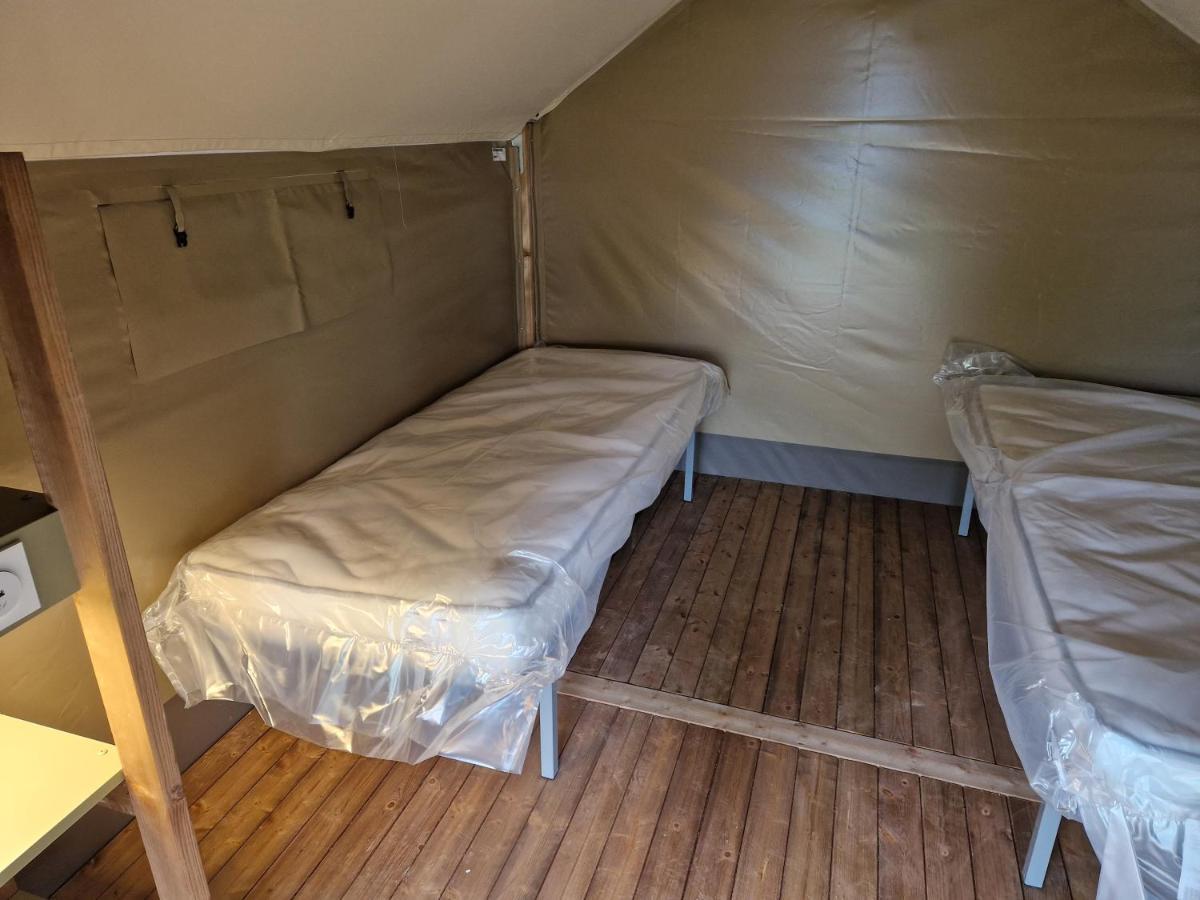 Mobil-home, hotelier, tente safari wood lodge Bois Morin Buitenkant foto