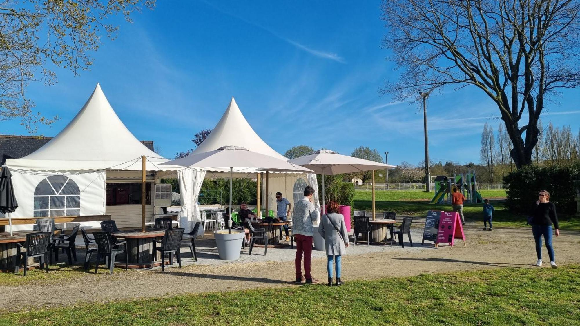 Mobil-home, hotelier, tente safari wood lodge Bois Morin Buitenkant foto