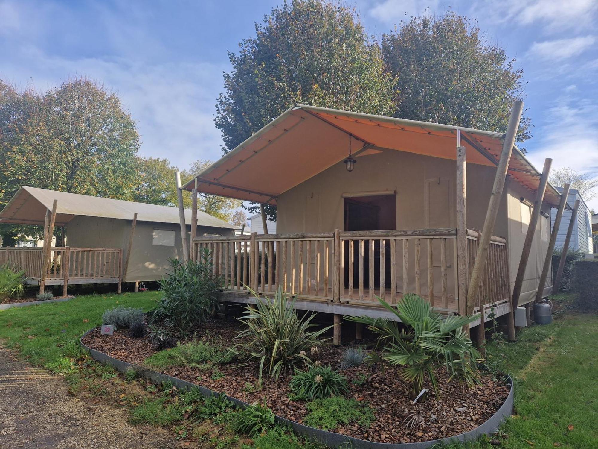 Mobil-home, hotelier, tente safari wood lodge Bois Morin Buitenkant foto
